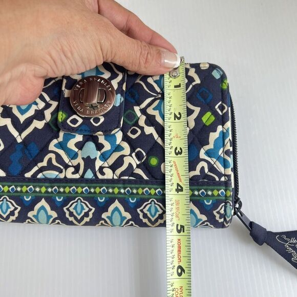VERA BRADLEY Turnlock Wallet RIFD Pattern Blue Ink Zip Around Large Quilted - Picture 12 of 13